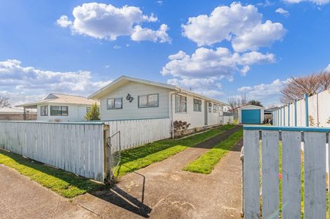 Photo of property in 5 Chatsworth Place, Highbury, Palmerston North, 4412