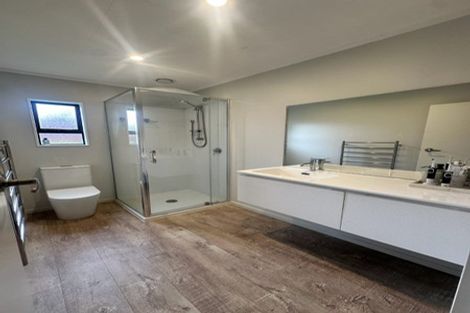 Photo of property in 46 Guadeloupe Crescent, Grenada Village, Wellington, 6037