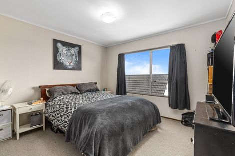 Photo of property in 2/10 Mahara Avenue, Birkenhead, Auckland, 0626