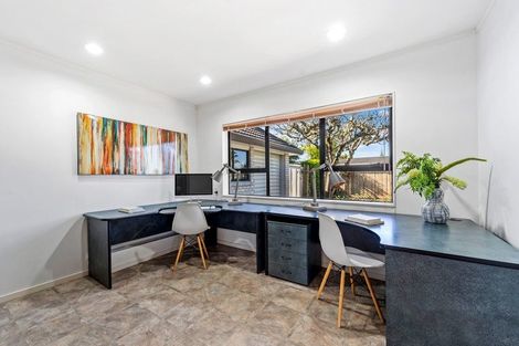 Photo of property in 22 Settlers Grove, Orewa, 0931