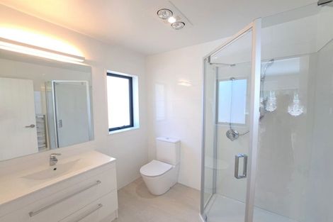 Photo of property in 10 Tagish Way, Orewa, 0931