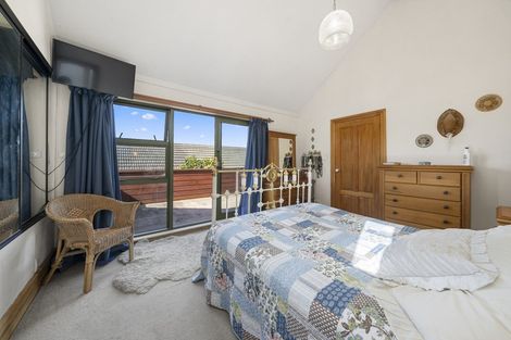 Photo of property in 48 Hautana Street, Woburn, Lower Hutt, 5010