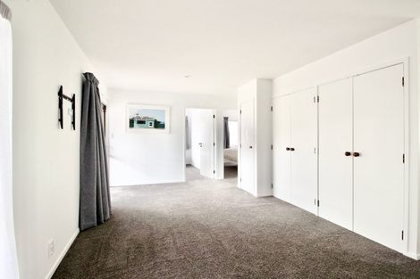 Photo of property in 2/708 Swanson Road, Swanson, Auckland, 0612