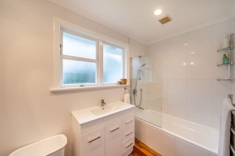 Photo of property in 8a Willow Grove, Ebdentown, Upper Hutt, 5018