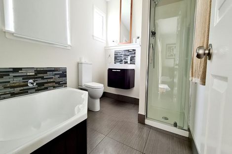 Photo of property in 2/100 Manuka Road, Bayview, Auckland, 0629