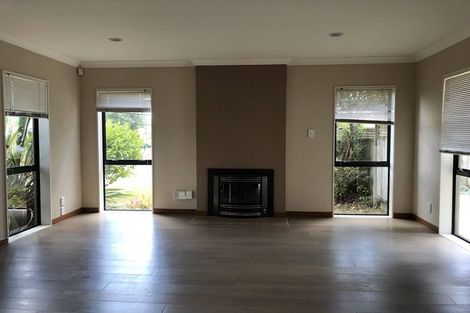 Photo of property in 20 Fergy Crescent, Wattle Downs, Auckland, 2103