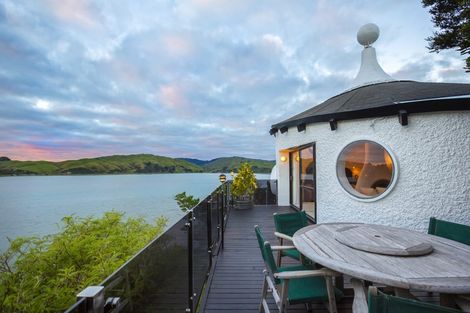 Photo of property in 82 Seaview Road, Paremata, Porirua, 5024