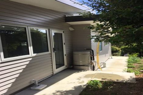 Photo of property in 34 Tamahere Drive, Glenfield, Auckland, 0629