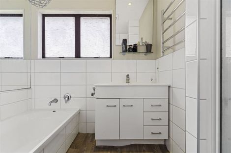 Photo of property in 8 Lorelei Place, Opaheke, Papakura, 2113