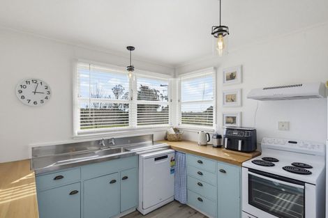 Photo of property in 75 Heights Road, Shannon, Palmerston North, 4474