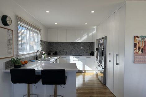 Photo of property in 40 Santiago Crescent, Unsworth Heights, Auckland, 0632