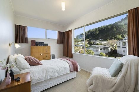 Photo of property in 20 Turriff Crescent, Tawa, Wellington, 5028