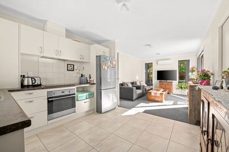 Photo of property in 2/16 Highgrove Drive, Grandview Heights, Hamilton, 3200