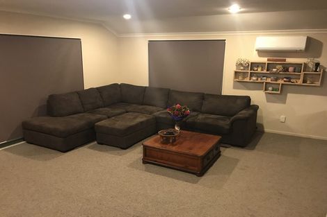 Photo of property in 26 Hewlett Road, Massey, Auckland, 0614