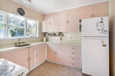 Photo of property in 37 Kenmore Street, Newlands, Wellington, 6037