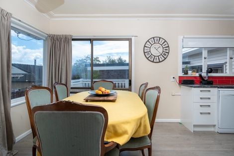 Photo of property in 22 Awaroa Road, Sunnyvale, Auckland, 0612