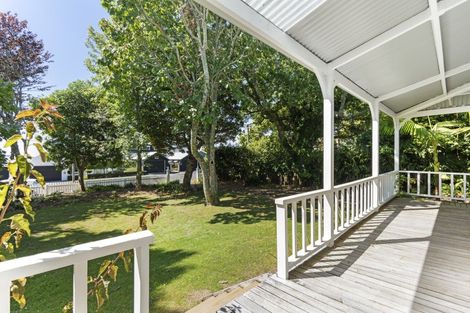 Photo of property in 90 Pendarves Street, New Plymouth, 4310