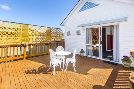 Photo of property in 10 Savage Crescent, Upper Hutt Central, Upper Hutt, 5018