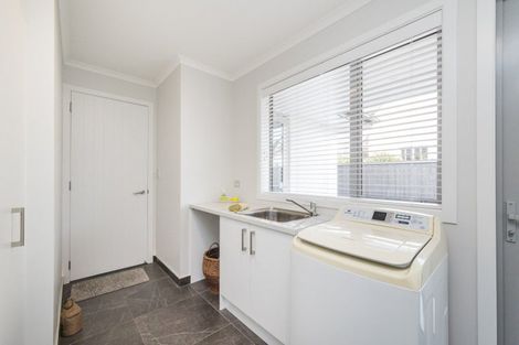 Photo of property in 33 Elmira Avenue, Hokowhitu, Palmerston North, 4410