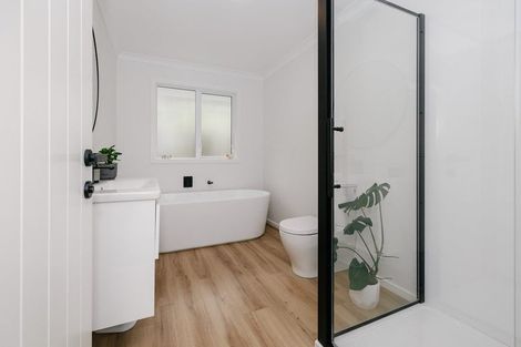 Photo of property in 22a La Lena Grove, Fitzherbert, Palmerston North, 4410