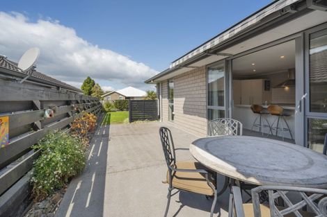Photo of property in 2 Vista Close, Omokoroa, 3114