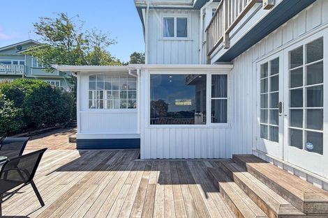 Photo of property in 108 Dyers Pass Road, Cashmere, Christchurch, 8022