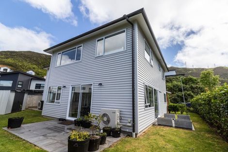 Photo of property in 92 Silverstream Road, Crofton Downs, Wellington, 6035
