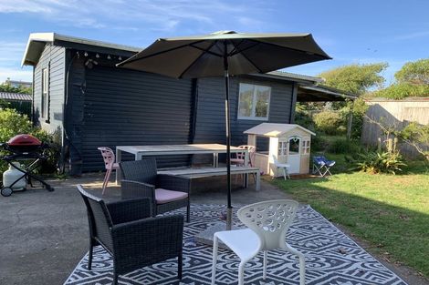 Photo of property in 52 Karaka Street, Castlecliff, Whanganui, 4501