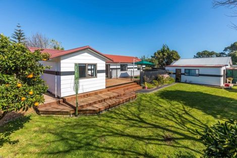 Photo of property in 8 Harbour Crest Drive, Waiuku, 2123