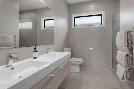 Photo of property in 33 Pohutukawa Parade, Riverhead, 0820