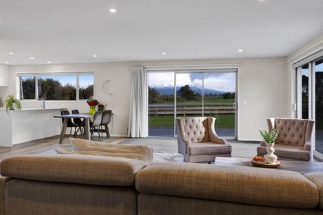 Photo of property in 9 Midsummer Avenue, Stratford, 4332