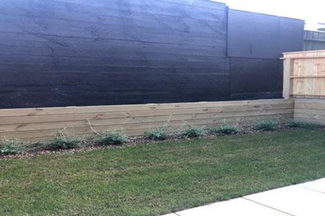 Photo of property in 10/20 Trent Street, Island Bay, Wellington, 6023