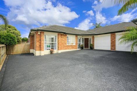 Photo of property in 4 Bundoran Way, Pinehill, Auckland, 0632