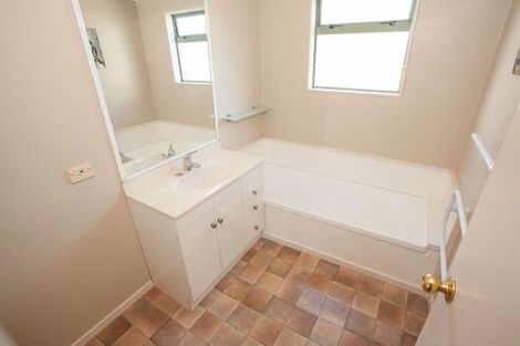 Photo of property in 45 Hakanoa Street, Huntly, 3700