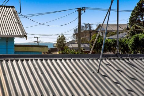 Photo of property in 84 Pioneer Road, Moturoa, New Plymouth, 4310