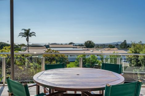Photo of property in 769 East Coast Road, Northcross, Auckland, 0630