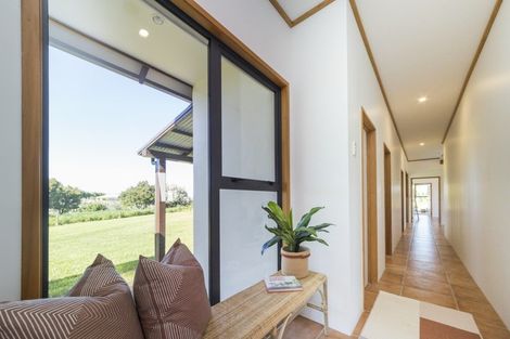 Photo of property in 32 Schnell Drive, Kelvin Grove, Palmerston North, 4414