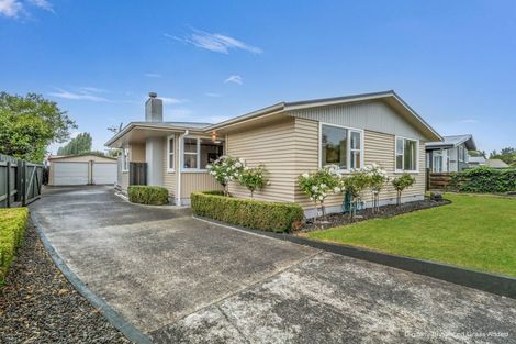 Photo of property in 9 Mokau Place, Terrace End, Palmerston North, 4410