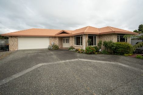 Photo of property in 9 Royal Heights, Glen Avon, New Plymouth, 4312