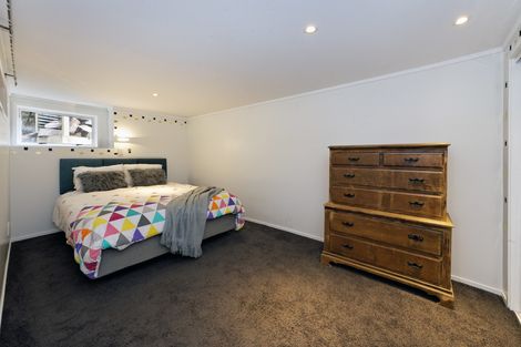 Photo of property in 124 Tiroroa Avenue, Te Atatu South, Auckland, 0610