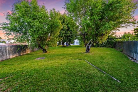 Photo of property in 56 Colwill Road, Massey, Auckland, 0614