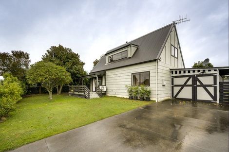 Photo of property in 141 Tait Drive, Greenmeadows, Napier, 4112