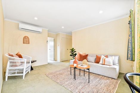 Photo of property in 37 Nottingham Drive, Hamilton East, Hamilton, 3216