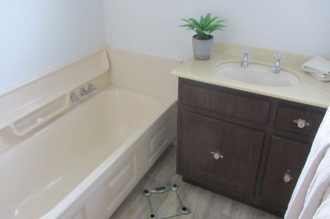 Photo of property in 3 Nursery Place, Westown, New Plymouth, 4310