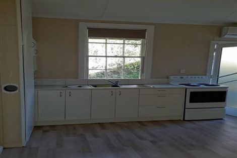 Photo of property in 76 Shakespeare Road, Bluff Hill, Napier, 4110