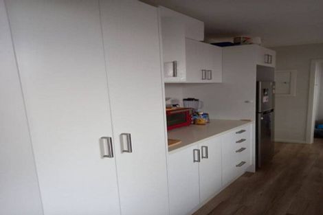 Photo of property in 31 Dawnhaven Drive, Te Atatu Peninsula, Auckland, 0610