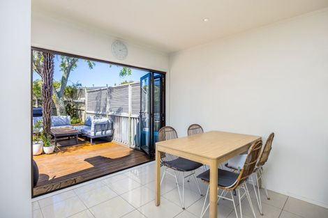 Photo of property in 1/13 Geoffrey Road, Torbay, Auckland, 0630