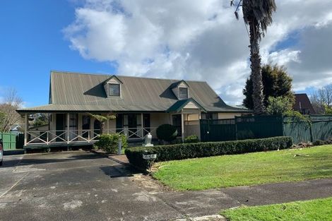 Photo of property in 6 Orinda Close, Botany Downs, Auckland, 2010