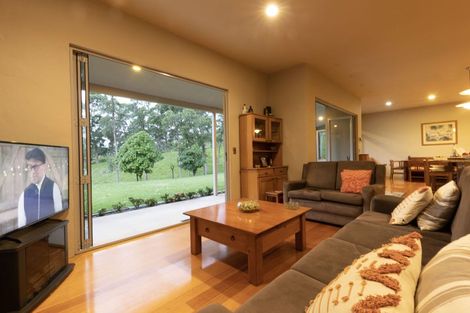 Photo of property in 589 Inland Road, Helensville, 0875