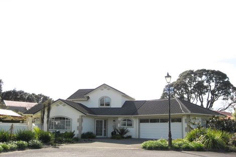 Photo of property in 15 Kawaroa Close, New Plymouth, 4310